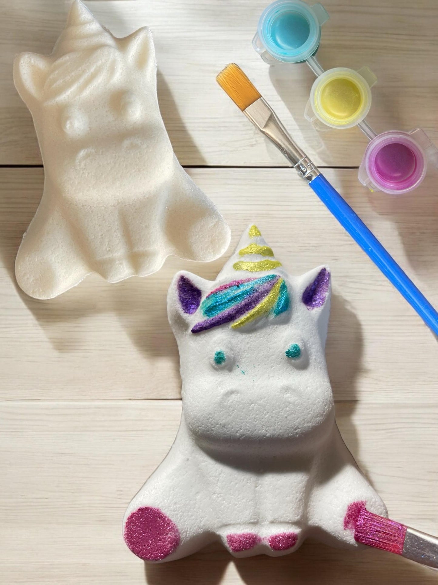 UNICORN-PAINT YOUR OWN BATH BOMB